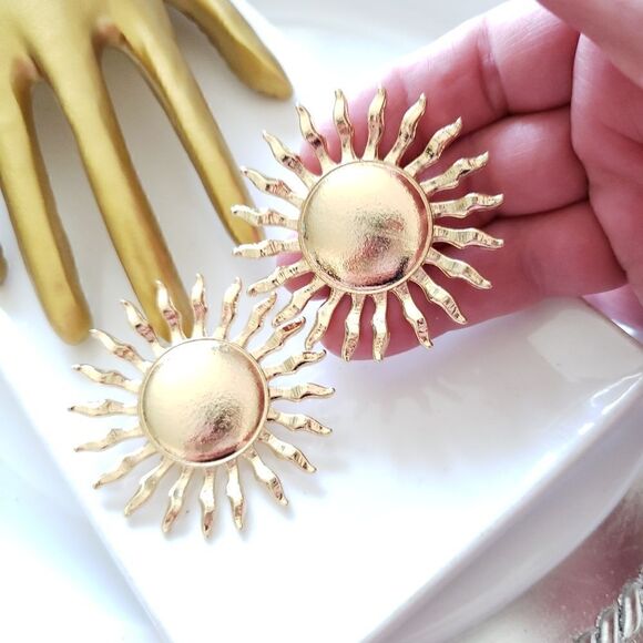 Zara  Sun  Earrings 🌞🌅☀️ - Picture 2 of 12